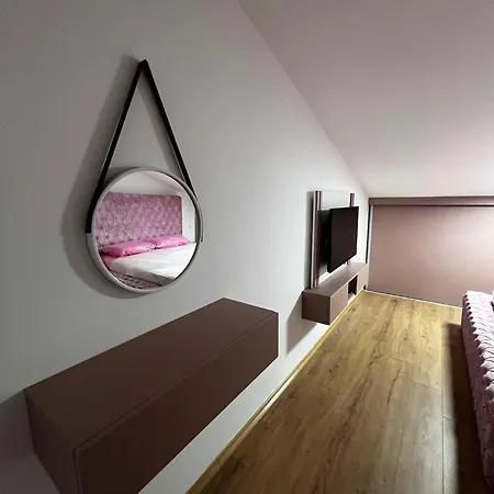 Luxury Onyx Apartment